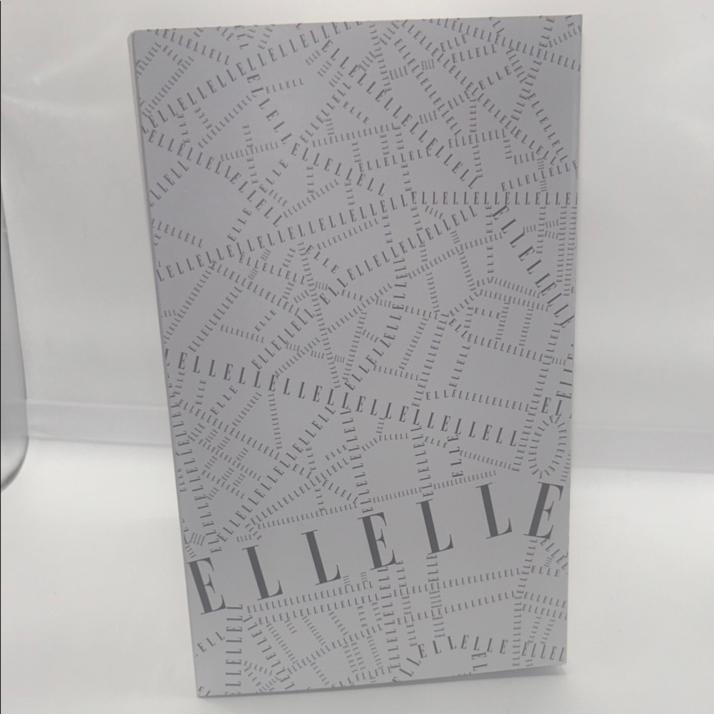 ELLE Essentials LED Therapy Mask NIB - Picture 5 of 8